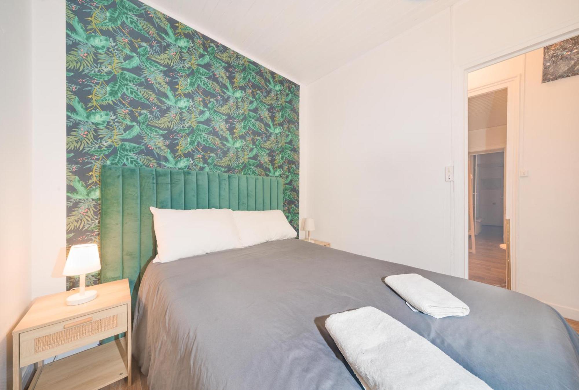 Beautiful Equipped In Apartment *